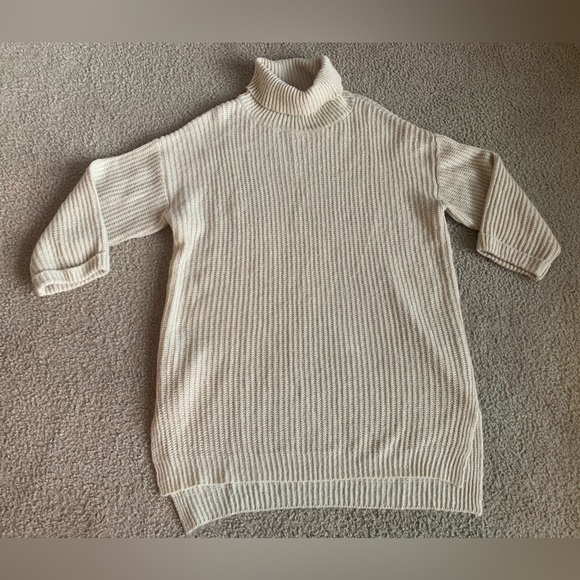Oversized Turtleneck Women Sweater - Picture 1 of 3